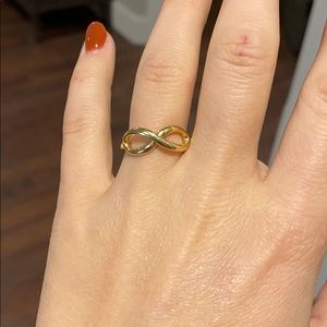 Tiffany & Co 18K gold Infiniti ring.